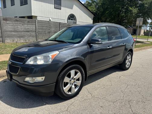Gray 2012 Chevrolet Traverse LT