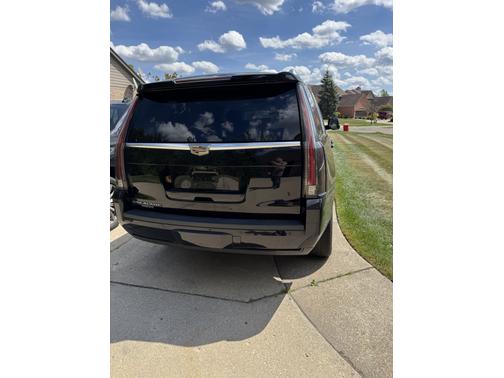 2019 Cadillac Escalade Luxury