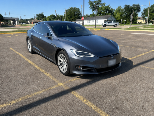Gray 2017 Tesla Model S 75