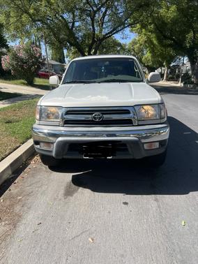 Silver 2000 Toyota 4Runner SR5
