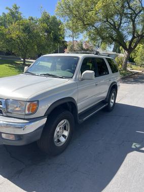 Silver 2000 Toyota 4Runner SR5