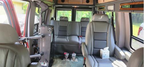 2002 Ford E150 Base