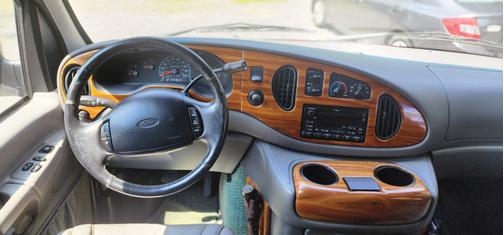 2002 Ford E150 Base