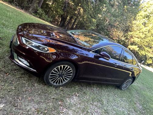 Red 2017 Ford Fusion SE