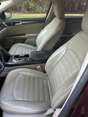 Red 2017 Ford Fusion SE