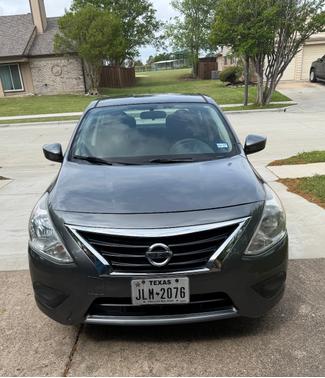 Gray 2016 Nissan Versa 1.6 SV