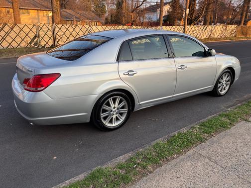 Silver 2006 Toyota Avalon XL
