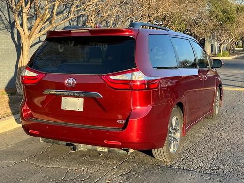 2018 Toyota Sienna Limited Premium