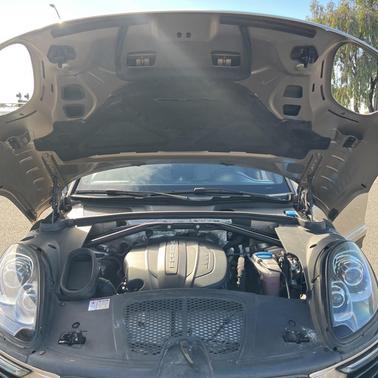 2017 Porsche Macan Base