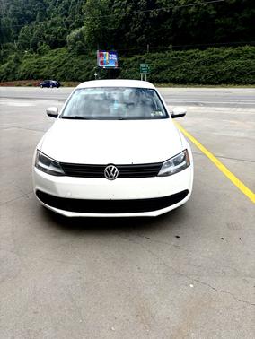 White 2012 Volkswagen Jetta SE