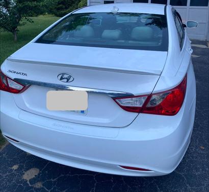 White 2013 Hyundai SONATA GLS