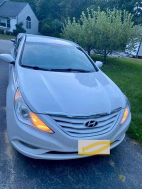 White 2013 Hyundai SONATA GLS