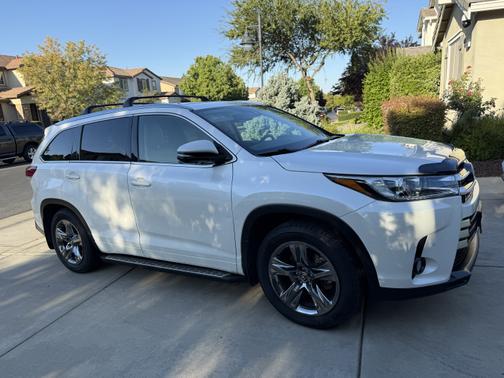 2017 Toyota Highlander Limited Platinum