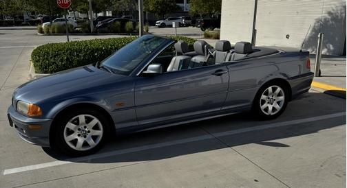 Blue 2001 BMW 325 Ci
