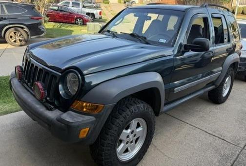 Green 2005 Jeep Liberty Sport