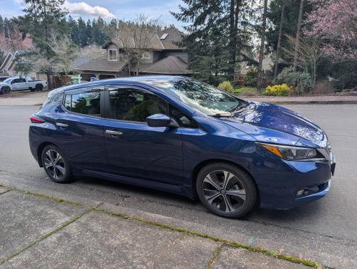 2022 Nissan Leaf SV
