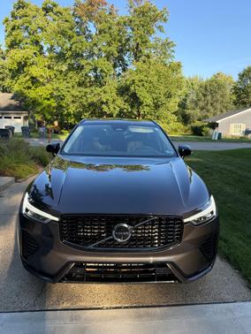 Gray 2024 Volvo XC60 B5 Plus Dark Theme