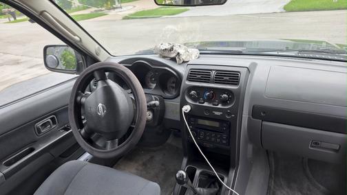 2004 Nissan Frontier XE King Cab