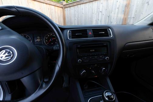 White 2012 Volkswagen Jetta SE