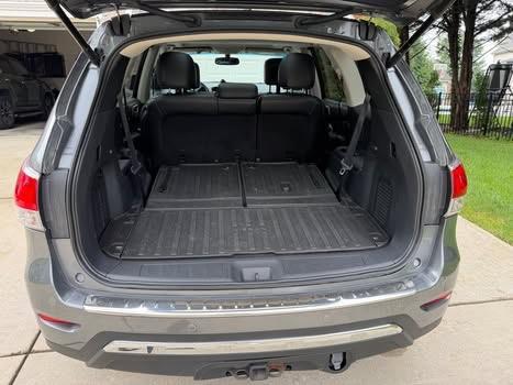Gray 2015 Nissan Pathfinder Platinum