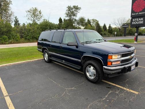Blue 1994 Chevrolet Suburban 1500