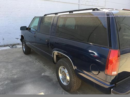 Blue 1994 Chevrolet Suburban 1500