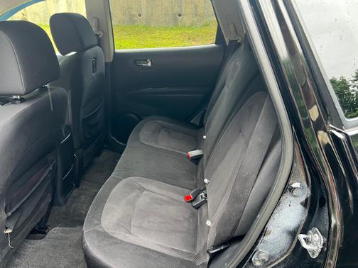 Black 2012 Nissan Rogue S
