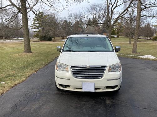 2009 Chrysler Town & Country Limited