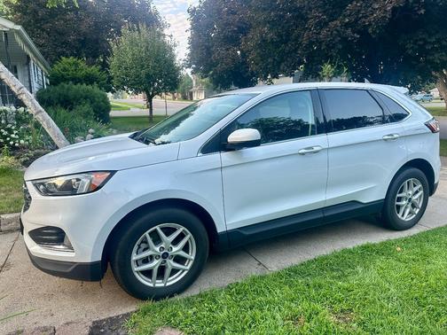 White 2022 Ford Edge SEL