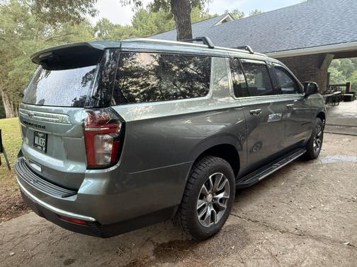 Silver 2023 Chevrolet Suburban LT