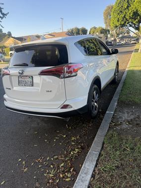 White 2018 Toyota RAV4 XLE