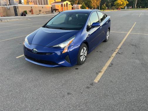 Blue 2018 Toyota Prius Two