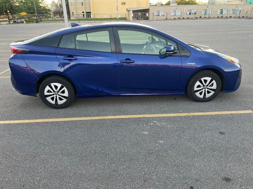 Blue 2018 Toyota Prius Two