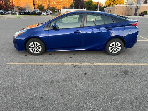Blue 2018 Toyota Prius Two