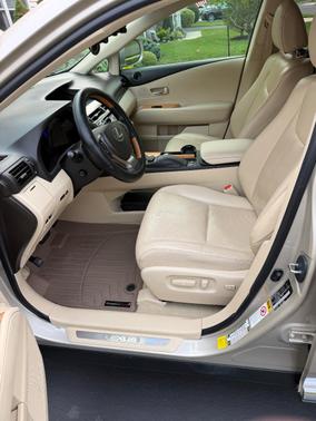 Beige 2015 Lexus RX 450h Base