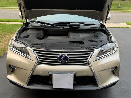 Beige 2015 Lexus RX 450h Base