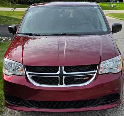 Red 2018 Dodge Grand Caravan SE