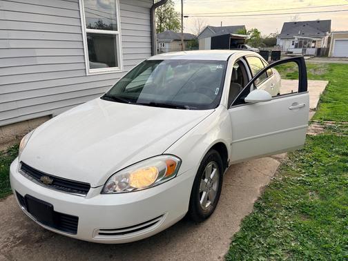 White 2007 Chevrolet Impala LT