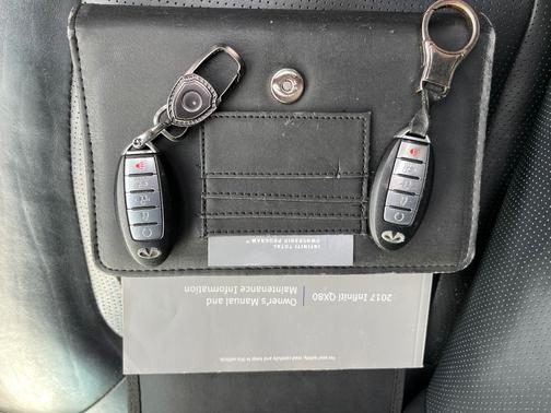 Gray 2017 INFINITI QX80 Base