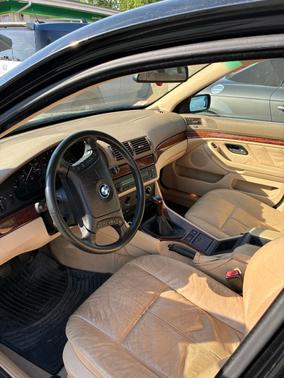 Black 2001 BMW 525 i