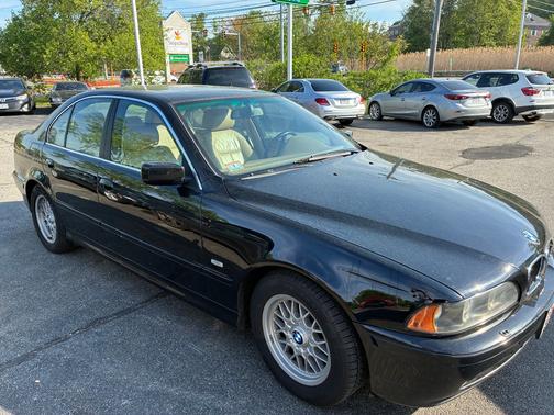 Black 2001 BMW 525 i