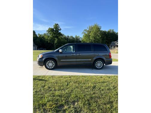 Photo 2 of 12 of 2015 Chrysler Town & Country Touring-L