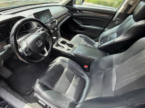 Black 2018 Honda Accord Touring