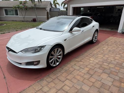 2013 Tesla Model S Performance