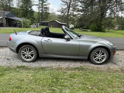 2011 Mazda MX-5 Miata Sport