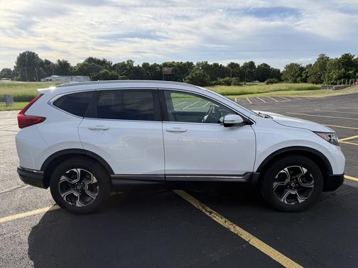 White 2019 Honda CR-V Touring