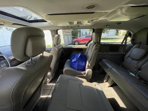 2012 Chrysler Town & Country Limited