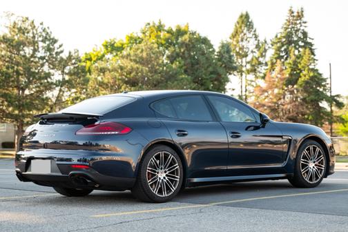 2016 Porsche Panamera Panamera GTS