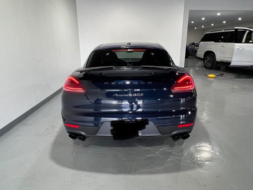 2016 Porsche Panamera GTS