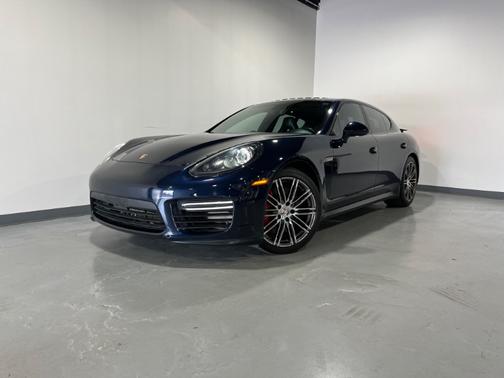 2016 Porsche Panamera GTS